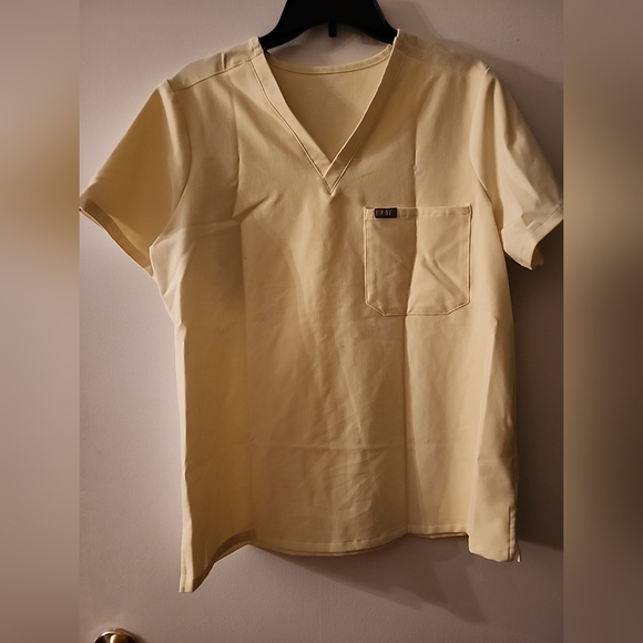 Figs Tops - Figs Catarina Sunlight Color Scrub Top